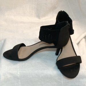 Moda Spana Black Kitten Heel
